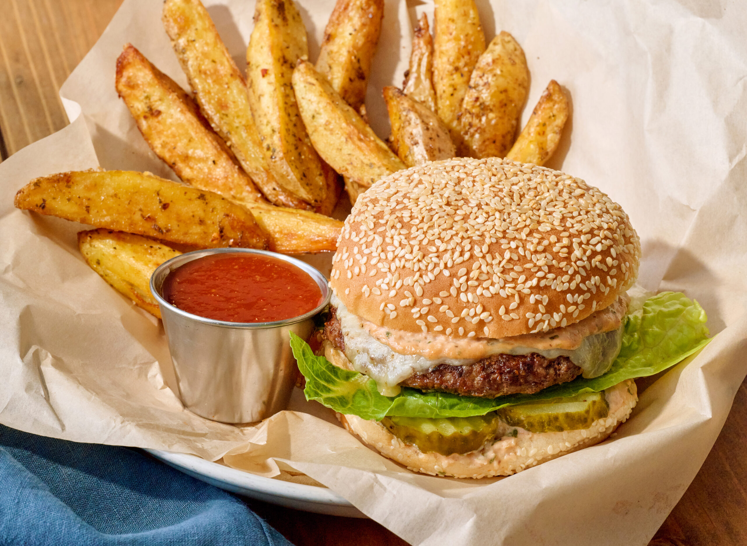 Tender Burger with Crispy Potatoes